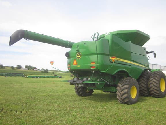 Image of John Deere S780 equipment image 4