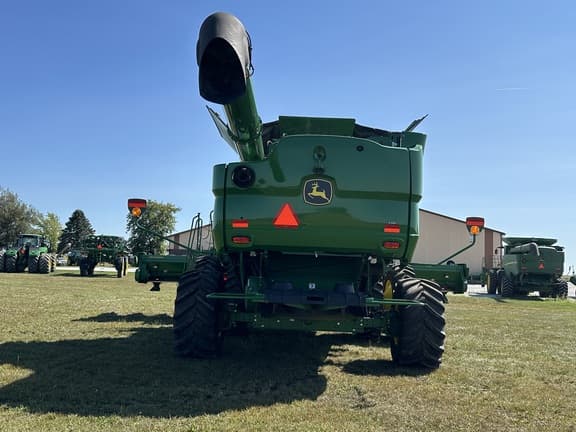 Image of John Deere S780 equipment image 4