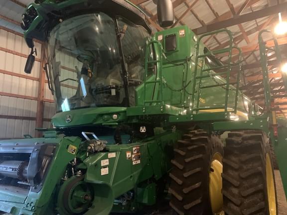 Image of John Deere S780 equipment image 1