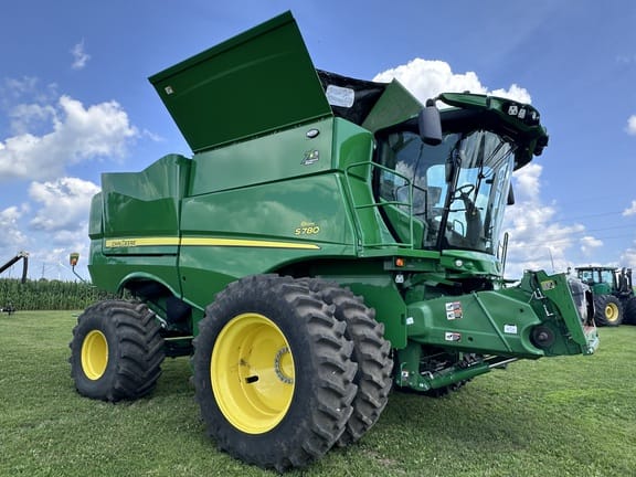 2022 John Deere S780 Equipment Image0