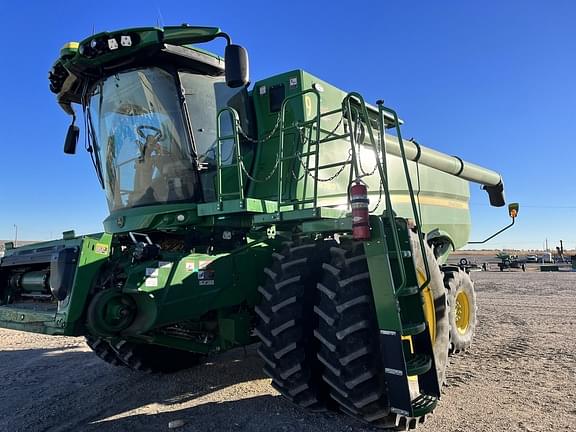 Image of John Deere S780 equipment image 1