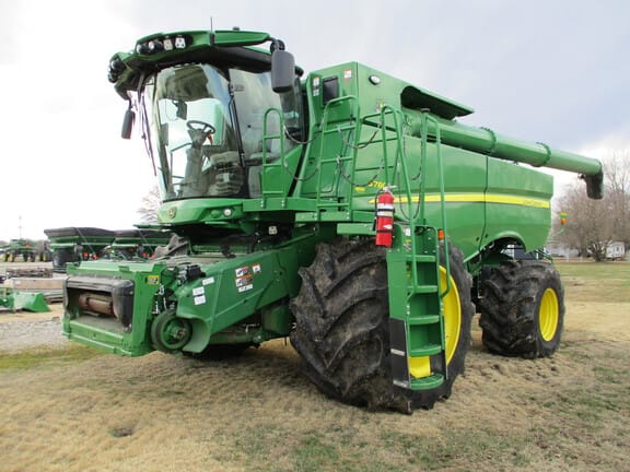 2022 John Deere S780 Equipment Image0