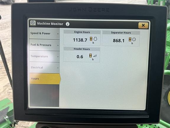 Image of John Deere S780 equipment image 1