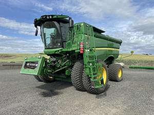2022 John Deere S780 Image