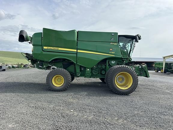 Image of John Deere S780 equipment image 4