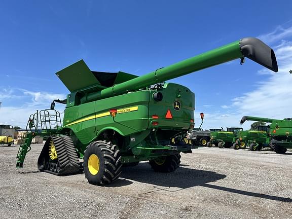 Image of John Deere S780 equipment image 2