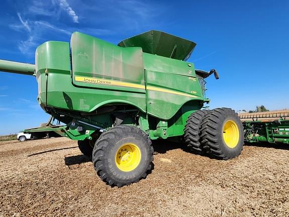 Image of John Deere S780 equipment image 2