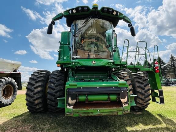 Image of John Deere S780 equipment image 1