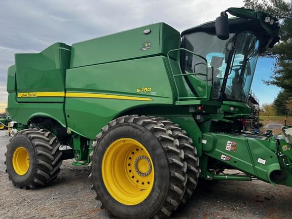 Image of John Deere S780 equipment image 1