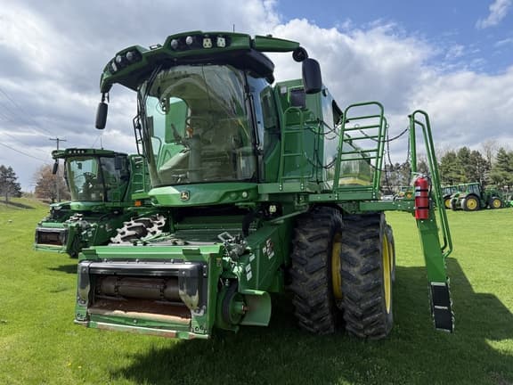 Image of John Deere S780 equipment image 1