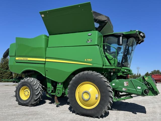 Image of John Deere S780 equipment image 1