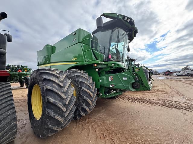 Image of John Deere S780 equipment image 2