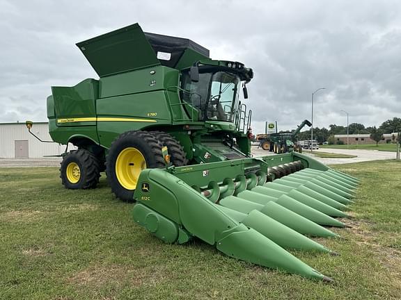 Image of John Deere S780 equipment image 1