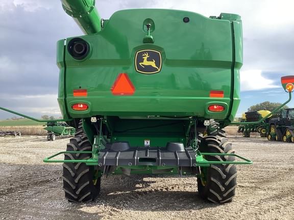 Image of John Deere S780 equipment image 4