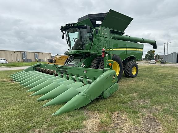 Image of John Deere S780 equipment image 4