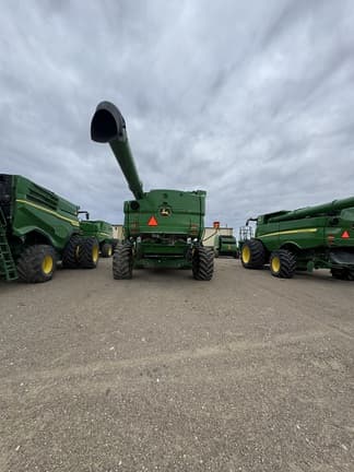 Image of John Deere S780 equipment image 2