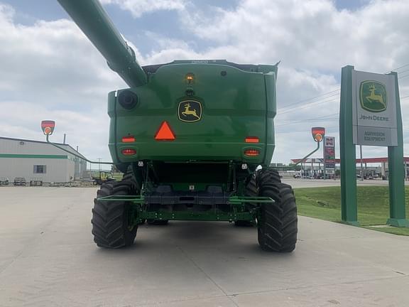 Image of John Deere S780 equipment image 4