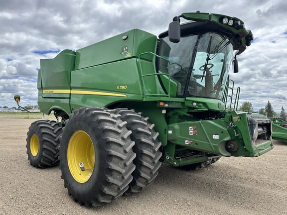 2022 John Deere S780 Equipment Image0
