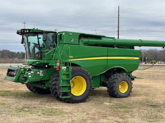 Image of John Deere S780 equipment image 1