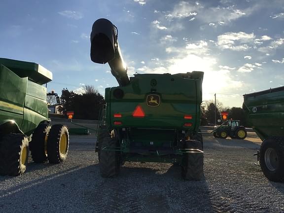 Image of John Deere S780 equipment image 4