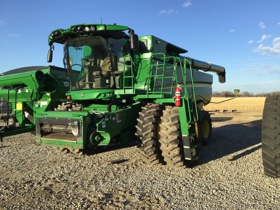2022 John Deere S780 Equipment Image0