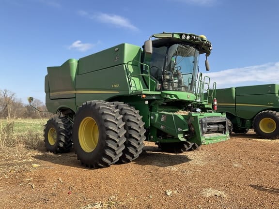 Main image John Deere S780