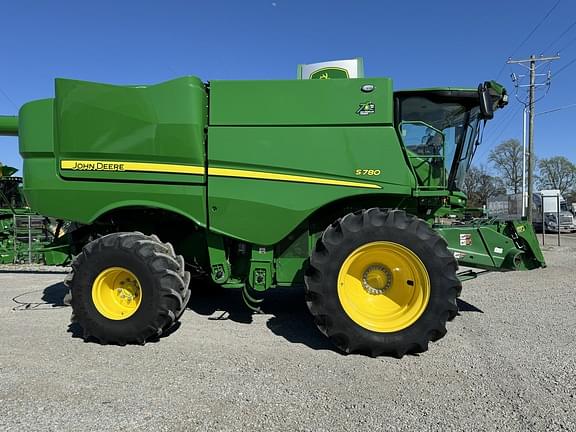 Image of John Deere S780 equipment image 1