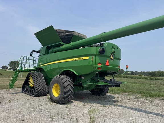Image of John Deere S780 equipment image 2
