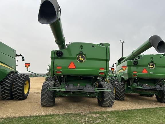 Image of John Deere S780 equipment image 4