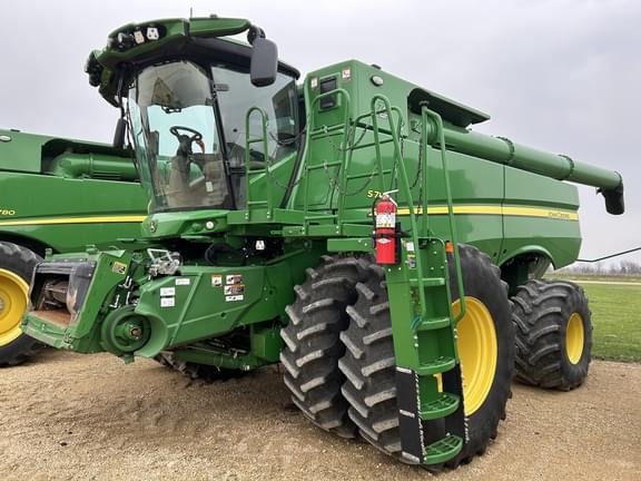 Image of John Deere S780 equipment image 2