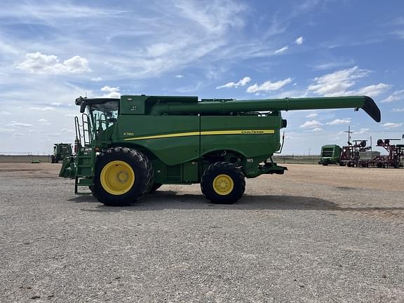 Image of John Deere S780 equipment image 1