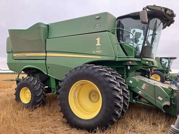 Image of John Deere S780 equipment image 1