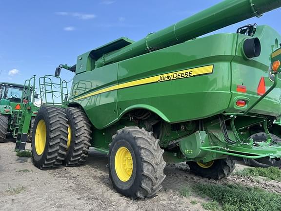 Image of John Deere S780 equipment image 4