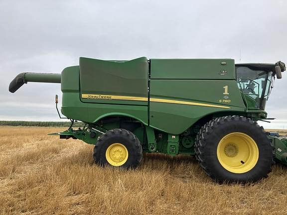 Image of John Deere S780 equipment image 2