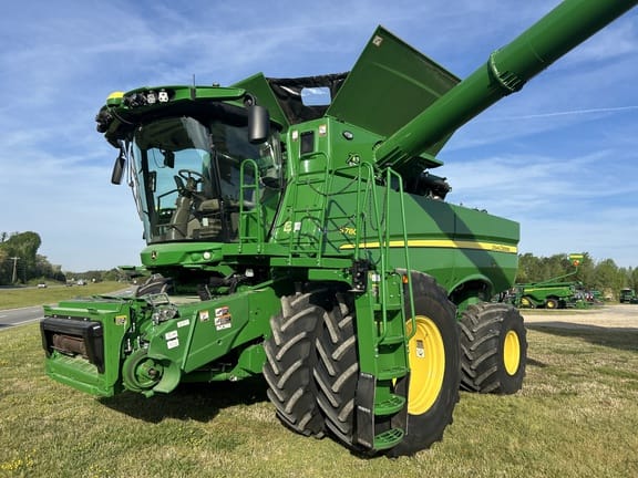 2022 John Deere S780 Equipment Image0