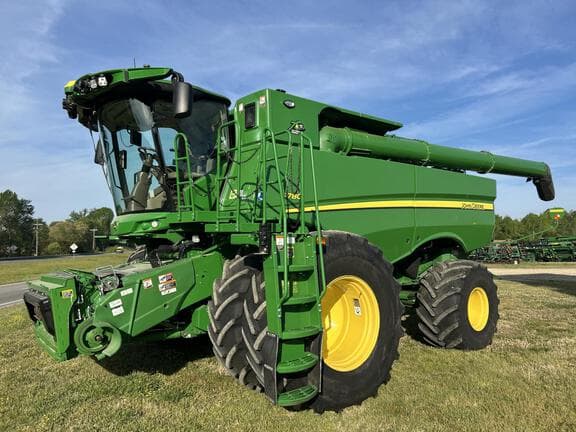 Image of John Deere S780 Primary image