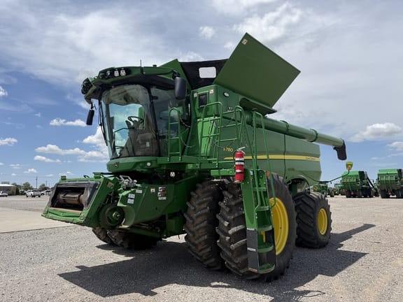 2022 John Deere S780 Equipment Image0