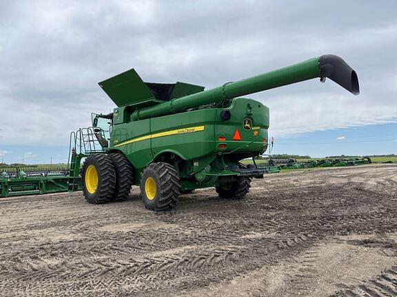 Image of John Deere S780 equipment image 2