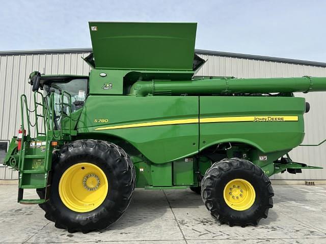 Image of John Deere S780 equipment image 2