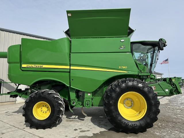 Image of John Deere S780 equipment image 3