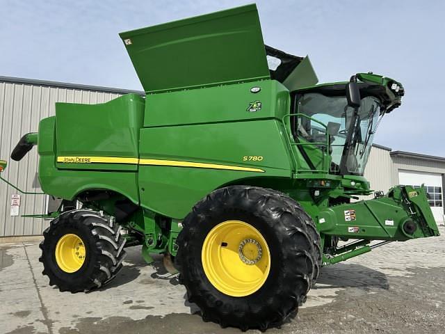 Image of John Deere S780 equipment image 1