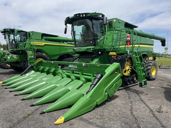 2022 John Deere S780 Equipment Image0