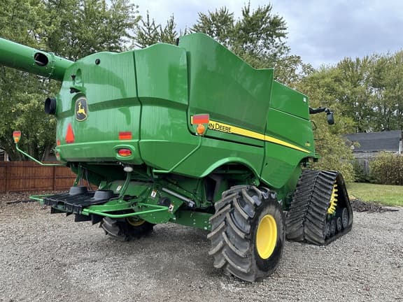 Image of John Deere S780 equipment image 4