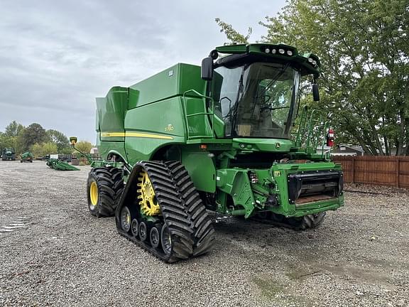Image of John Deere S780 Image 1