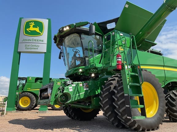 2022 John Deere S780 Equipment Image0