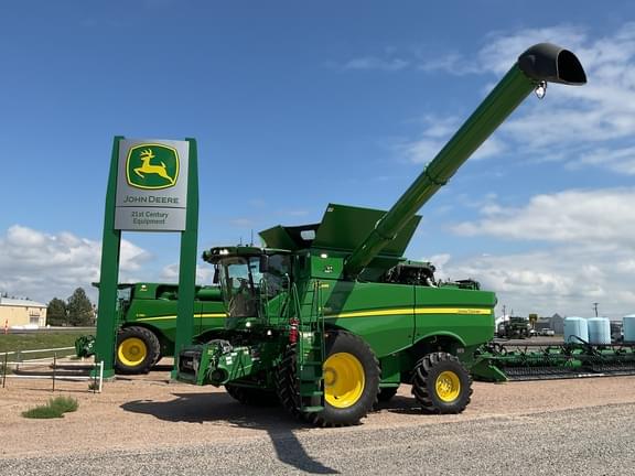 Image of John Deere S780 equipment image 3