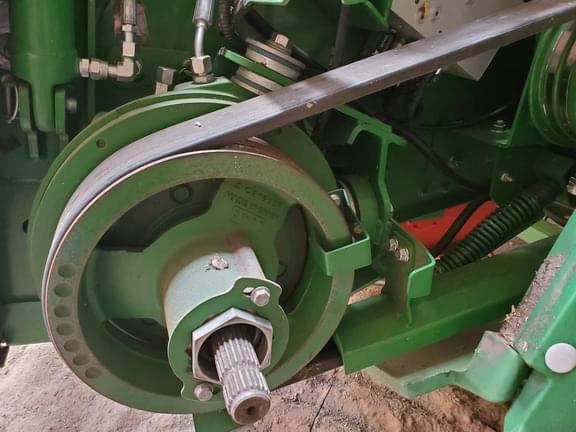 Image of John Deere S780 equipment image 1