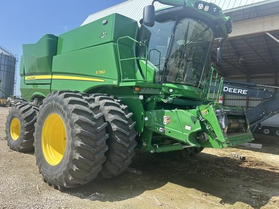 Image of John Deere S780 equipment image 2