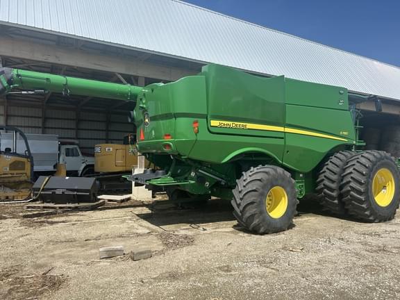 Image of John Deere S780 equipment image 1