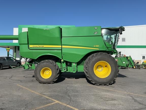 Image of John Deere S780 equipment image 1